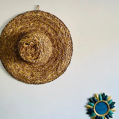 La Cassy - Sleep In *