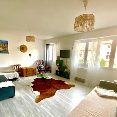 La Cassy - Sleep In Apartament