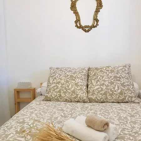 La Cassy - Sleep In *